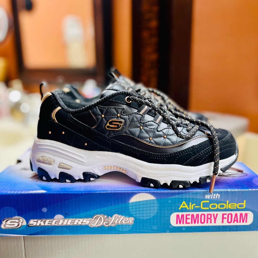 Skechers Black and White D'Lites Sneakers
